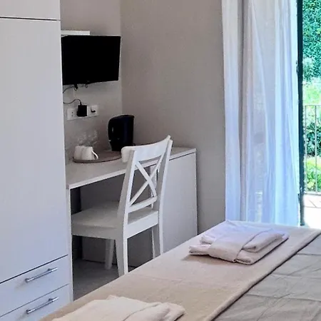 Gigi's 3 * Manarola
